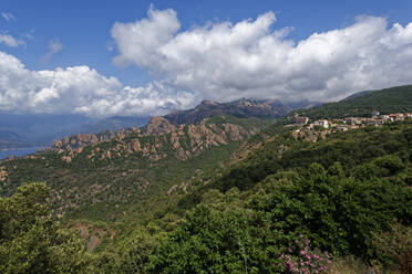 Frankreich, Corse-du-Sud, Piana, Calanques de Piana im Sommer - UMF00992