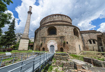 Griechenland, Zentralmazedonien, Thessaloniki, Rotunde des Galerius im Sommer - RUNF04158