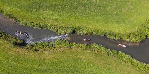 Luftaufnahme von Kajakfahrern auf der Großen Lauter im Sommer - WDF06263