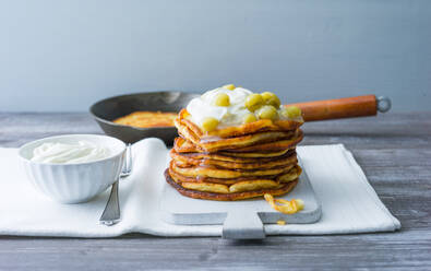 Pancakes with sour cream and gooseberries - PPXF00311