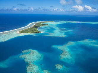 Frankreich, Wallis und Futuna, Luftaufnahme der blauen Lagune im Sommer - RUNF04166