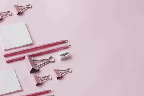 Studio shot of pink school supplies - MOMF00915