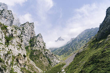 Bergkette an der Ruta Del Cares, Asturien, Spanien - DGOF01405