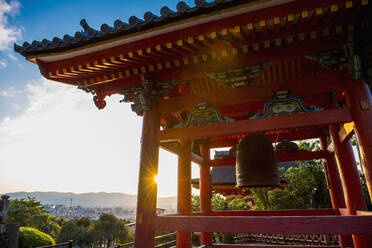 Glocke im Kiyomizu-Dera-Tempel in Kyoto - CAVF88944