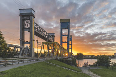 Germany, Hamburg, Kattwyk Bridge at sunrise - KEBF01686