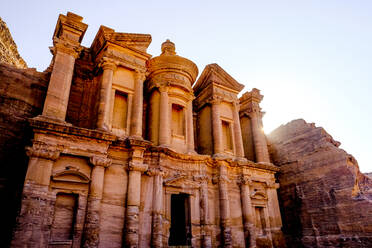 Das Kloster der alten Ruinenstadt Petra, Jordanien - CAVF88977
