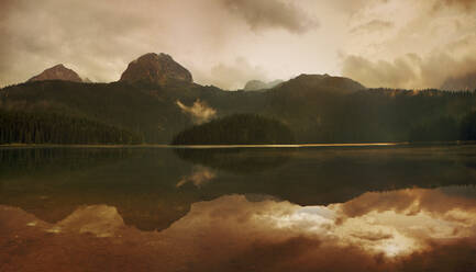 Panoramablick auf den Schwarzen See in Durmitor, Zabljak, Montenegro. - CAVF89084