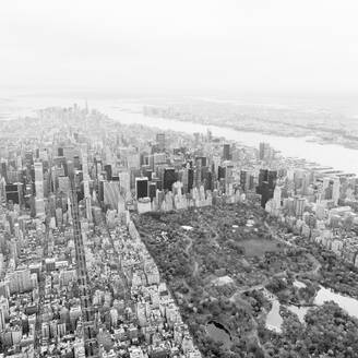 USA, New York, New York City, Central Park und Midtown, hoher Blickwinkel, sw - AHF00046