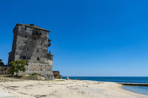 Der Turm des Prosphorion, Ouranopoli, Berg Athos, Zentralmazedonien, Griechenland, Europa - RHPLF17485