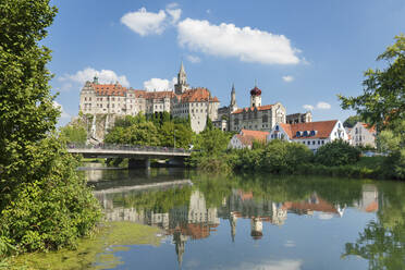 Sigmaringen Castle, Upper Danube Valley, Swabian Jura, Baden-Wurttemberg, Germany, Europe - RHPLF17519