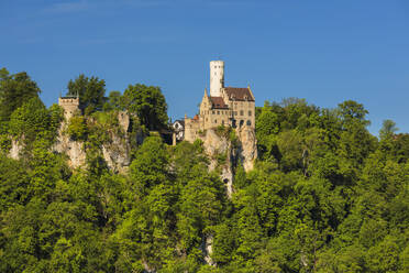 Schloss Lichtenstein, bei Reutlingen, Schwäbische Alb, Baden-Württemberg, Deutschland, Europa - RHPLF17532