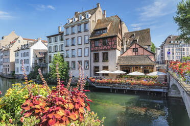 Restaurant an der Ill, La Petite France, UNESCO-Welterbe, Straßburg, Elsass, Frankreich, Europa - RHPLF17543