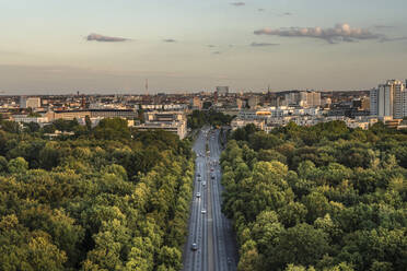 Blick auf die Berliner Skyline von der Siegessaule, Berlin, Deutschland, Europa - RHPLF17610