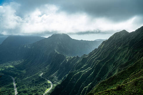 Ko'olau Ridge auf Oahu, Hawaii - CAVF89350