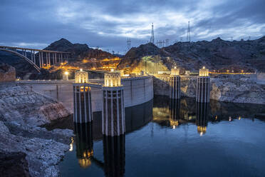 USA, Nevada, Hoover Dam at night - DGOF01456