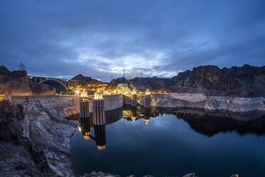 USA, Nevada, Hoover Dam at night - DGOF01457