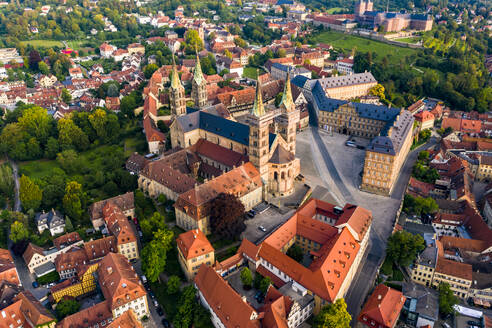 Bamberger Dom mit Stadtbild in Bamberg, Bayern, Deutschland - AMF08506