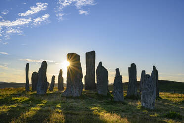 UK, Schottland, Callanish, Callanish Stones bei Sonnenuntergang - ELF02224