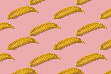 Banana slicer on pink background - ERRF04487