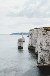 Malerische weiße Klippen über dem Meer, Jurassic Coast, Dorset, UK - FSIF05168