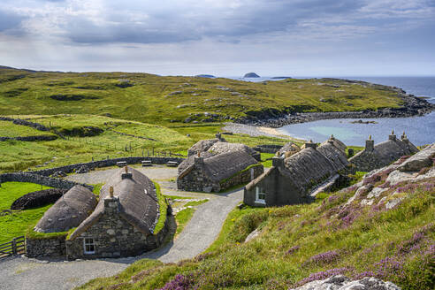 UK, Scotland, Garenin, Old blackhouse village on shore of Isle Of Lewis - ELF02231