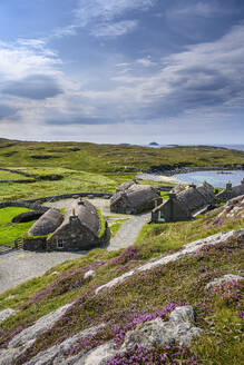 UK, Scotland, Garenin, Old blackhouse village on shore of Isle Of Lewis - ELF02232