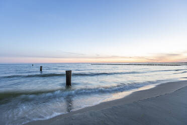 Ostseestrand in der Morgendämmerung - ASCF01510