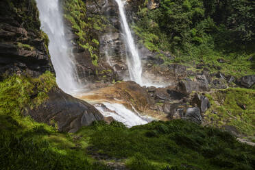 Acquafraggia-Wasserfälle im Valchiavenna-Tal, Italien - MAMF01339