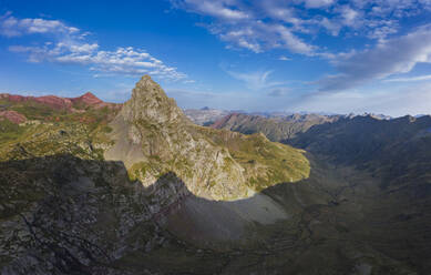 Landschaftsbild der Bergkette um die Ibonen von Anayet - RSGF00381