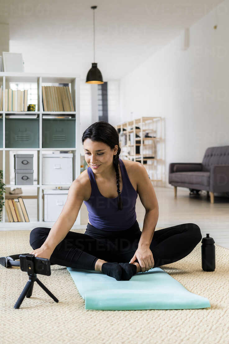Cobbler Pose Yoga Workout Outline. Healthy... - Stock Illustration  [74481474] - PIXTA