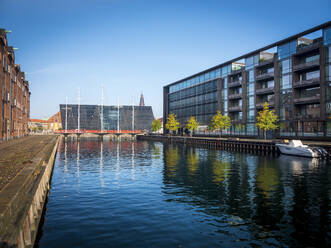 Dänemark, Kopenhagen, Kanal vor dem Dänischen Architekturzentrum - HAMF00723