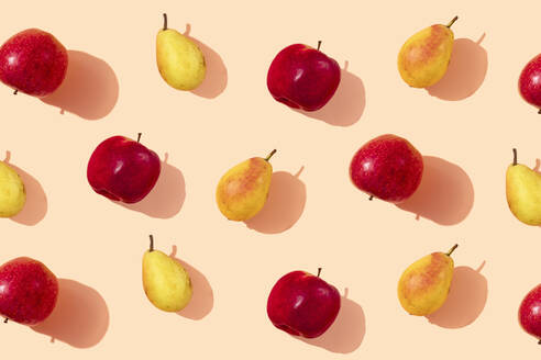 Muster aus frischen Birnen und Äpfeln - GEMF04258