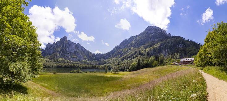 Laudachsee im Sommer mit dem Grunberg im Hintergrund - WWF05513