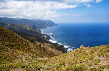 Blick vom Gebirgszug Macizo de Anaga, der sich entlang der Küste der Insel Teneriffa erstreckt - WWF05538