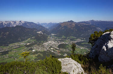 Österreich, Oberösterreich, Bad Ischl, Alpenstadt vom Gipfel der Katrin aus gesehen im Sommer - WWF05573