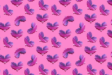 Pattern of pink and purple origami hearts - GEMF04328