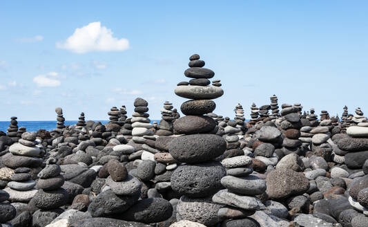 Large number of small cairns - WWF05588