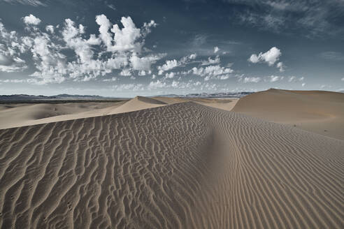 Landscape of Cadiz Dunes at Mojave Desert, Southern California, USA - BCDF00489