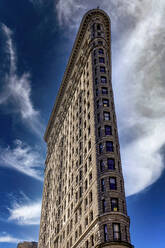 Flatiron building in Manhattan against sky, New York, USA - HOHF01428