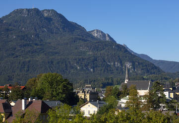 Austria, Upper Austria, Bad Ischl, Town in Salzkammergut with Katrin mountain in background - WWF05646