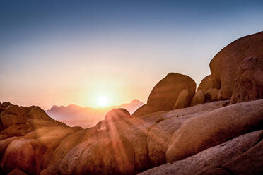 Am frühen Morgen in Namibia - CAVF90232