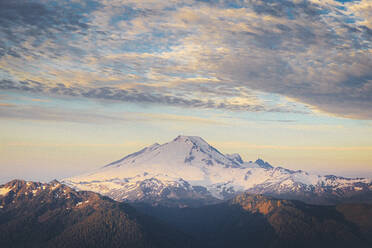 Wunderschöner Mount Baker vom Gipfel des Winchester Mountain, USA - CAVF90237