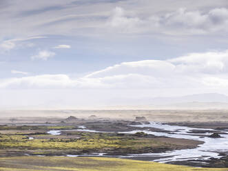 Landschaft mit Sandsturm gegen den Himmel, Lakagigar, Island - LAF02540