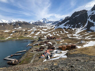 Blick auf die verlassene norwegische Walfangstation Grytviken in der East Cumberland Bay, Südgeorgien, Polarregionen - RHPLF17832