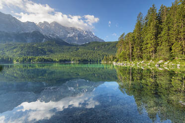 Lake Eibsee against Mount Zugspitze, 2962m, and Wetterstein Mountain Range, Grainau, Werdenfelser Land, Upper Bavaria, Germany, Europe - RHPLF17936