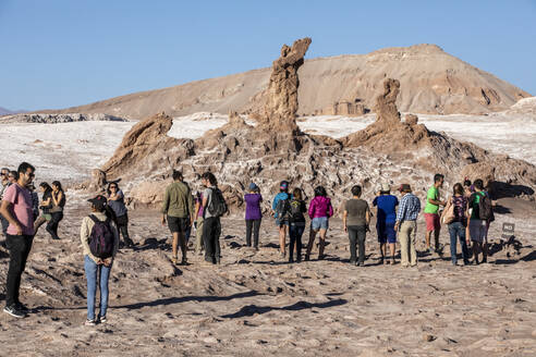 Die Gesteinsformation Tres Marias, Valle de le Luna, Nationalreservat Los Flamencos, Region Antofagasta, Chile, Südamerika - RHPLF18067