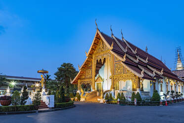Wat Phra Singh (Goldtempel) bei Nacht, Chiang Mai, Nordthailand, Thailand, Südostasien, Asien - RHPLF18144