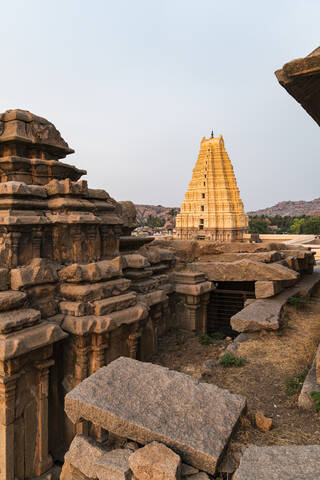 Indien, Karnataka, Hampi, Architektur des alten Virupaksha-Tempels, lizenzfreies Stockfoto