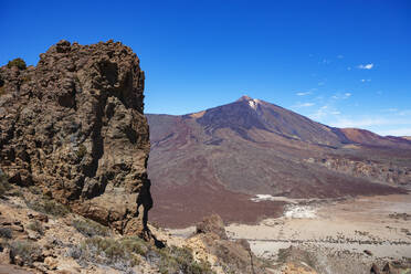 Idyllischer Blick auf den Berg gegen den Himmel an einem sonnigen Tag, Sombrero De Chasna, Nationalpark Teide, Teneriffa, Kanarische Inseln, Spanien - WWF05712