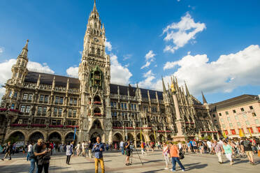 New Town Hall on the Marienplatz (Mary's Square), Munich, Bavaria, Germany, Europe - RHPLF18228